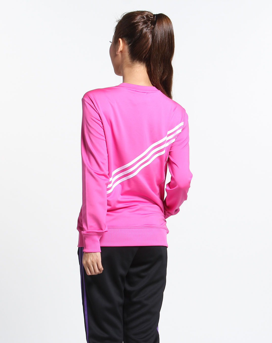 79岁克林顿携除颤仪登机引发外界对其心脏健康担忧